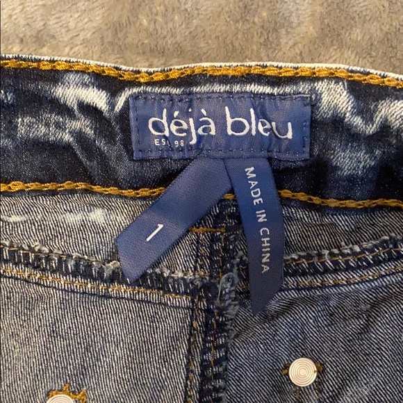 Shorts - Picture 3 of 3